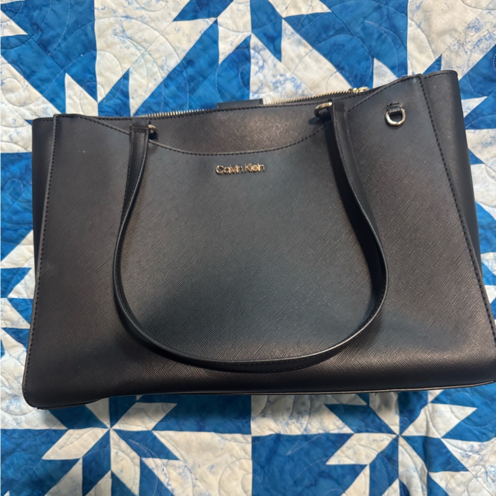 Calvin Klein Elegant Black Handbag